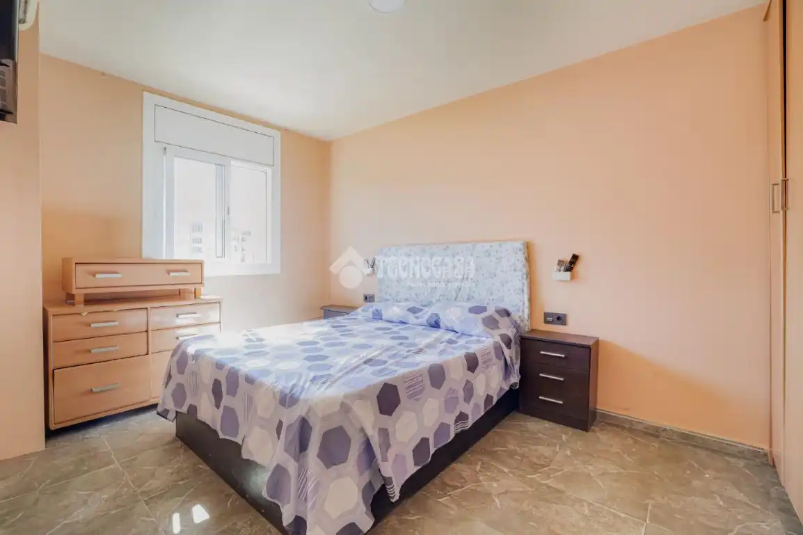 Schlafzimmer von Wohnung zum Verkauf in Barcelona mit Balkon