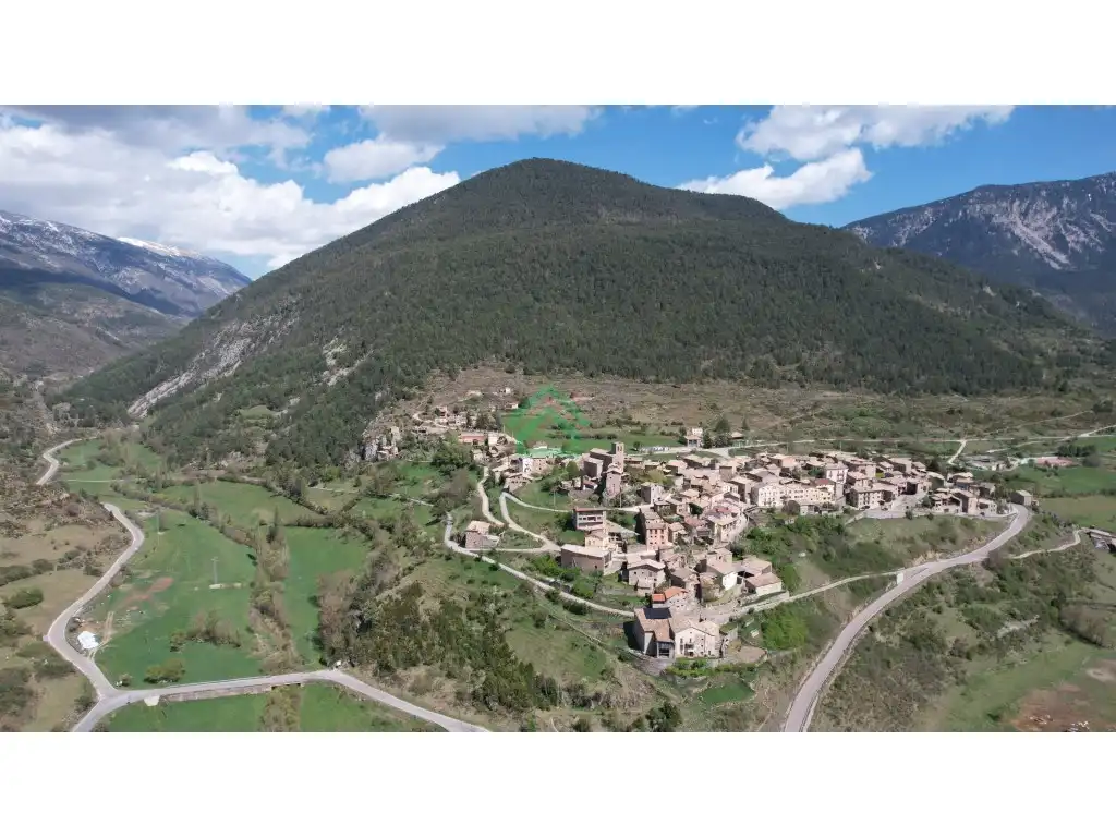 Vista exterior de Pis en venda en Josa i Tuixén
