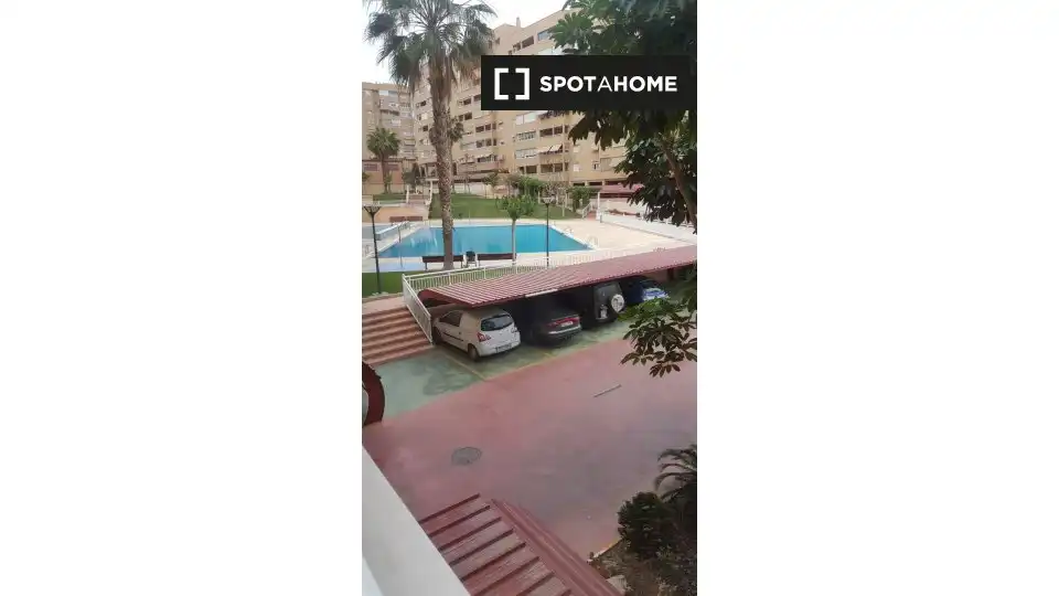 Piscina de Pis de lloguer en Alicante / Alacant amb Aire condicionat, Calefacció i Moblat