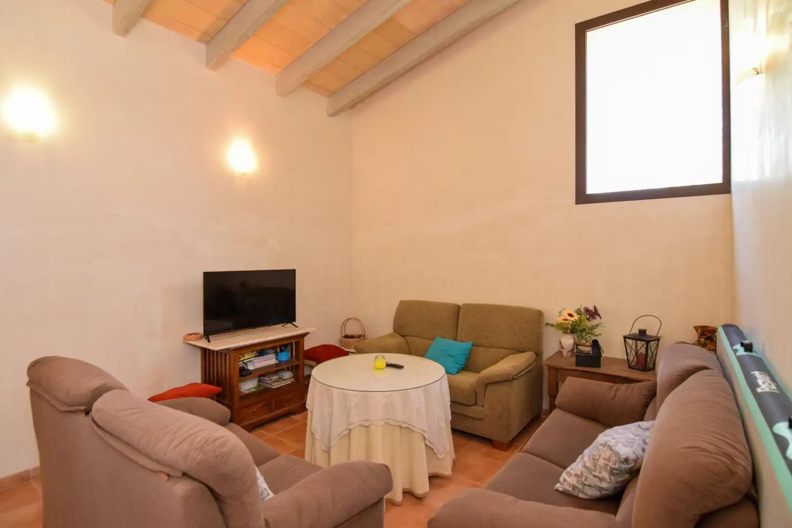 Sala de estar de Finca rústica de alquiler en Artà con Aire acondicionado, Calefacción y Trastero