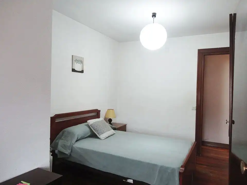 Dormitori de Casa o xalet en venda en Mambrillas de Lara amb Jardí privat