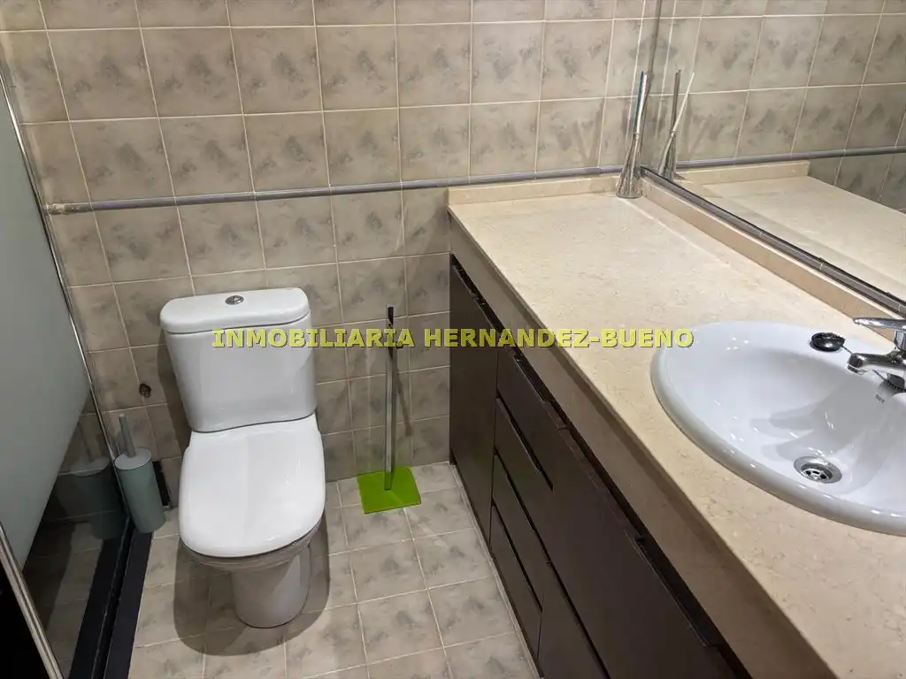 Bathroom of Flat for rent in Salamanca  with Heating, Furnished and Balcony