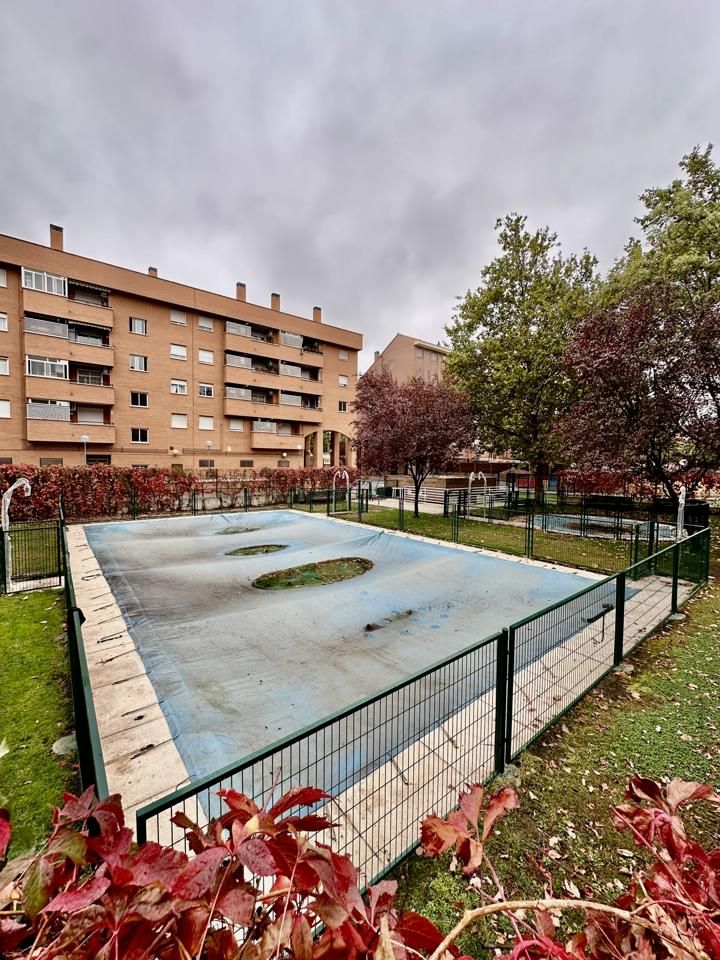 Vista exterior de Pis en venda en Torrejón de Ardoz amb Aire condicionat, Calefacció i Piscina