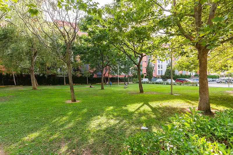 Vista exterior de Piso en venta en Paterna con Calefacción, Terraza y Trastero