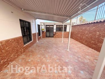Flat with lift for sale in Montserrat