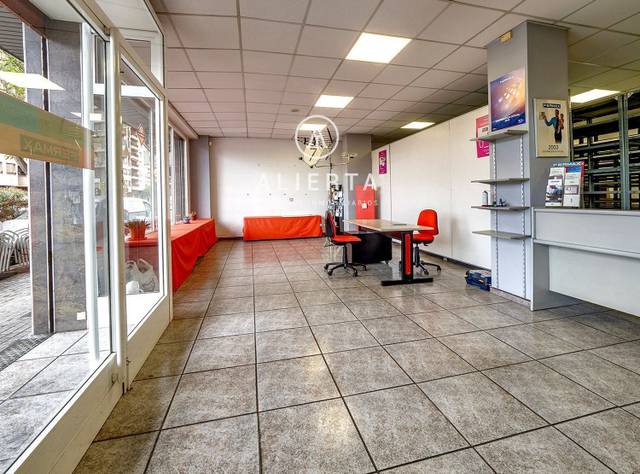 Local comercial en Alquiler en Escoriaza y Fabro en Barrio de Delicias