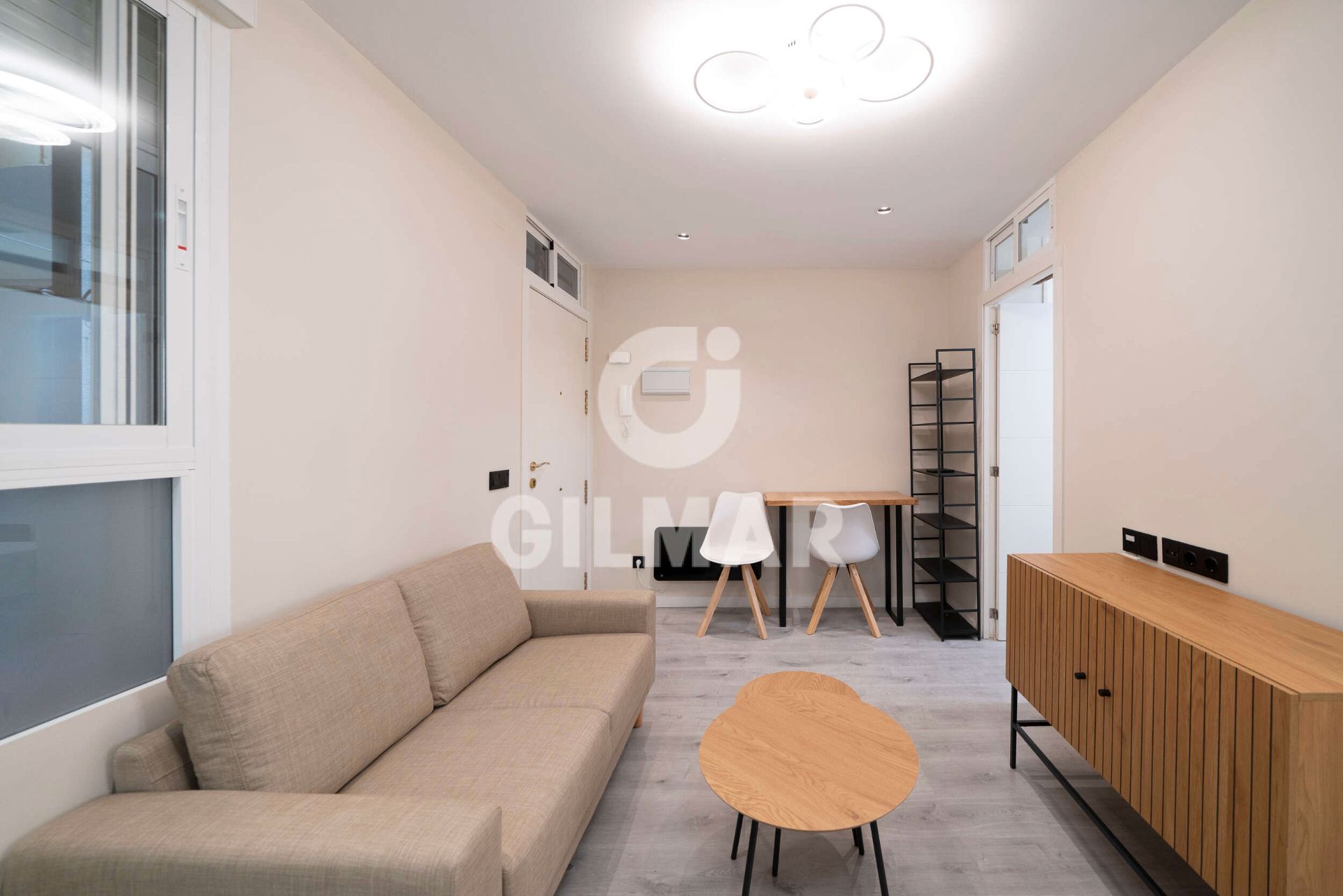 Living room of Flat for sale in  Madrid Capital  with Air Conditioner and Heating