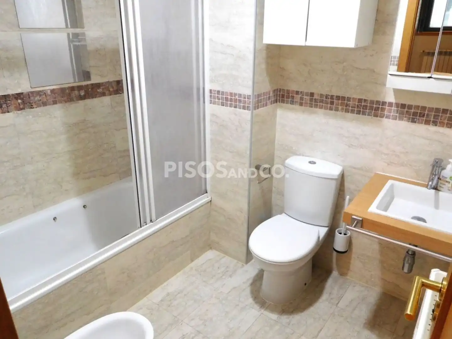 Baño de Piso en venta en A Coruña Capital  con Calefacción, Trastero y Amueblado