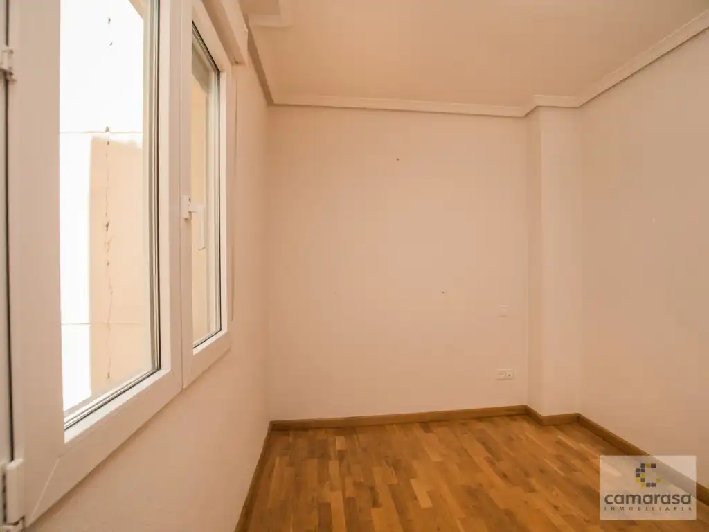 Flat for rent in Paseo Dos De Mayo, 2, Centro