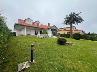 Villa avec jardin à vendre à Calle Gremio de los Pescadores