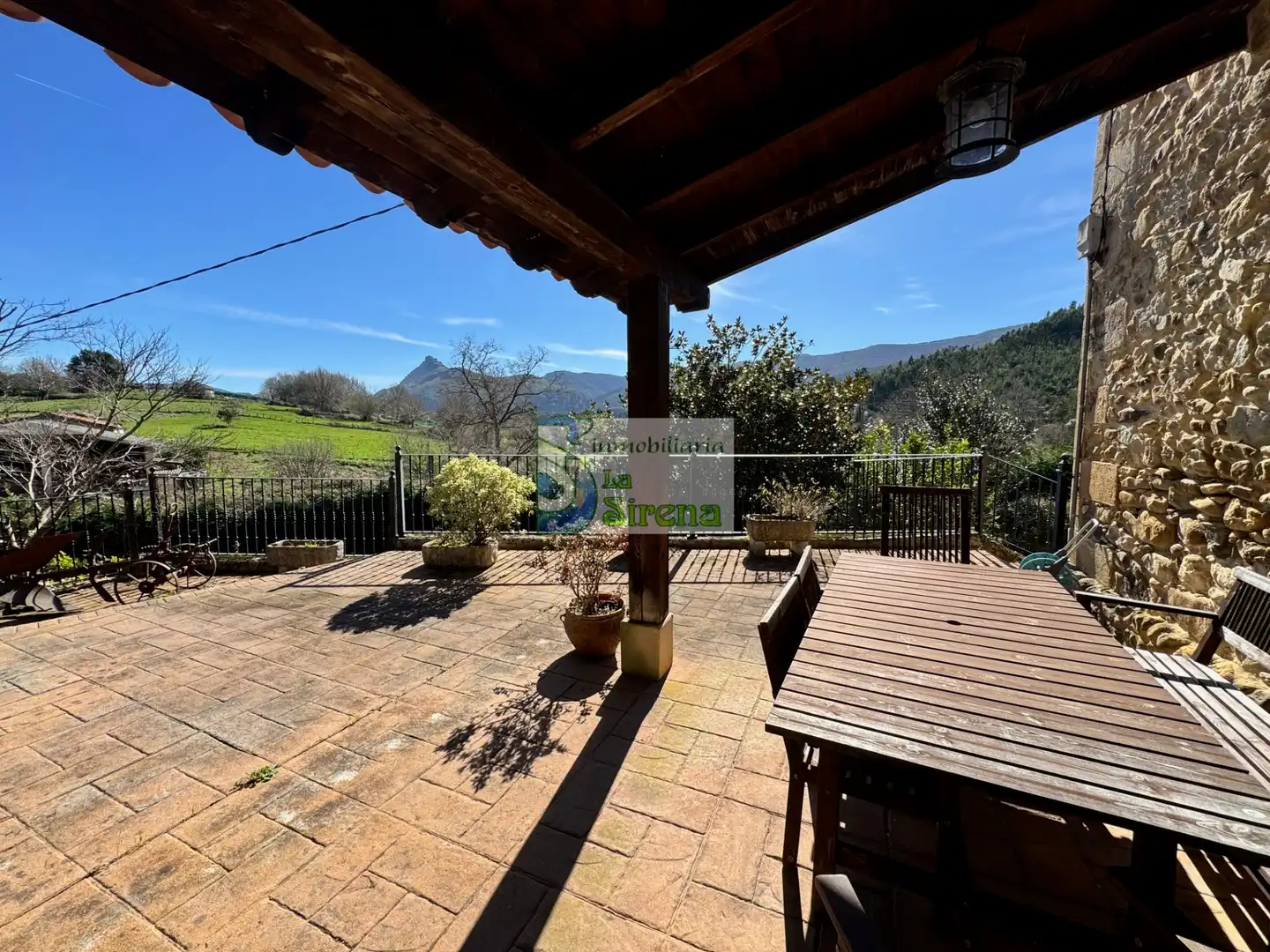 Terraza de Casa o chalet en venta en Castro-Urdiales con Calefacción, Jardín privado y Terraza