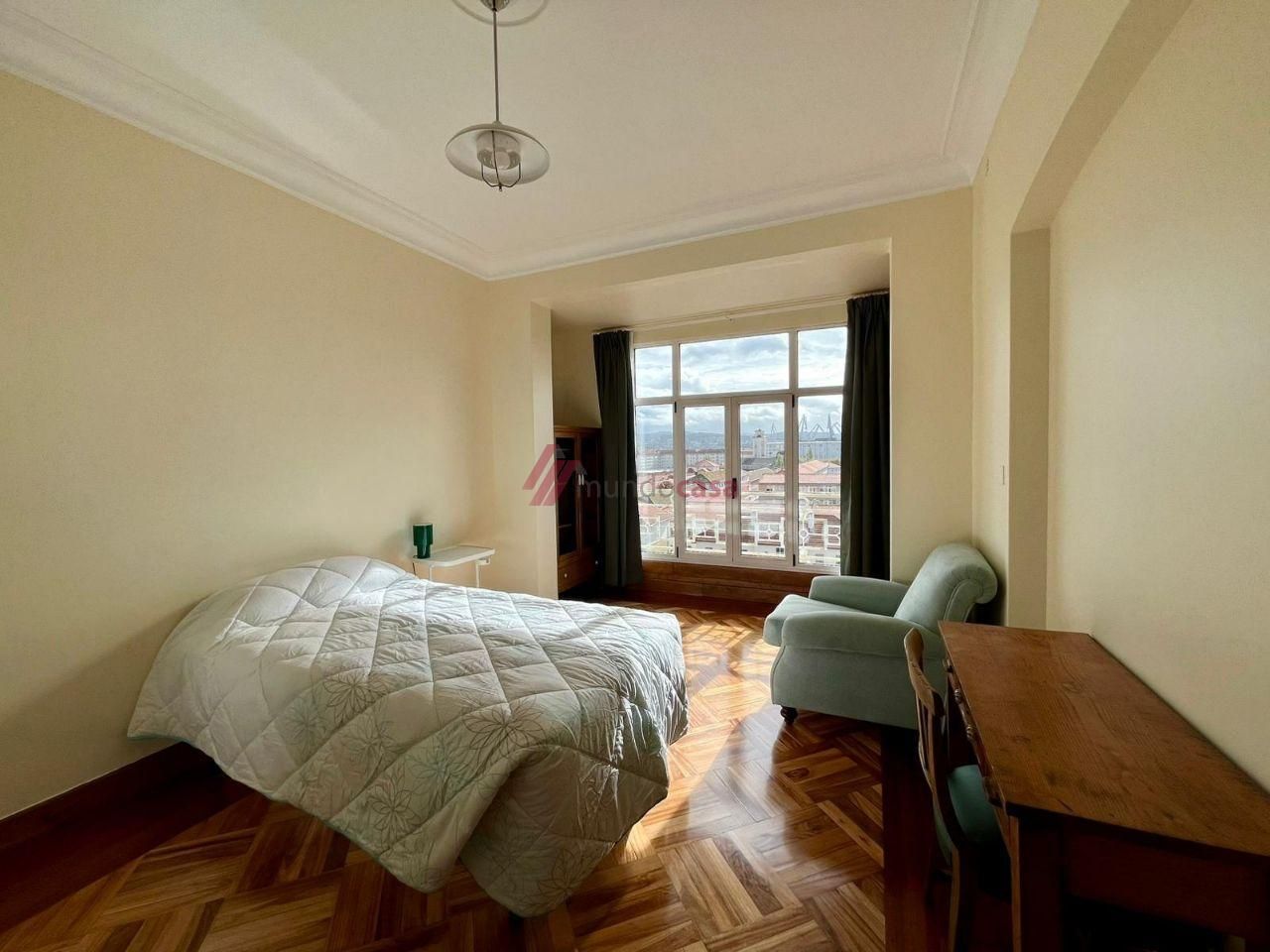 Bedroom of Flat to share in Ferrol  with Heating, Parquet flooring and Furnished