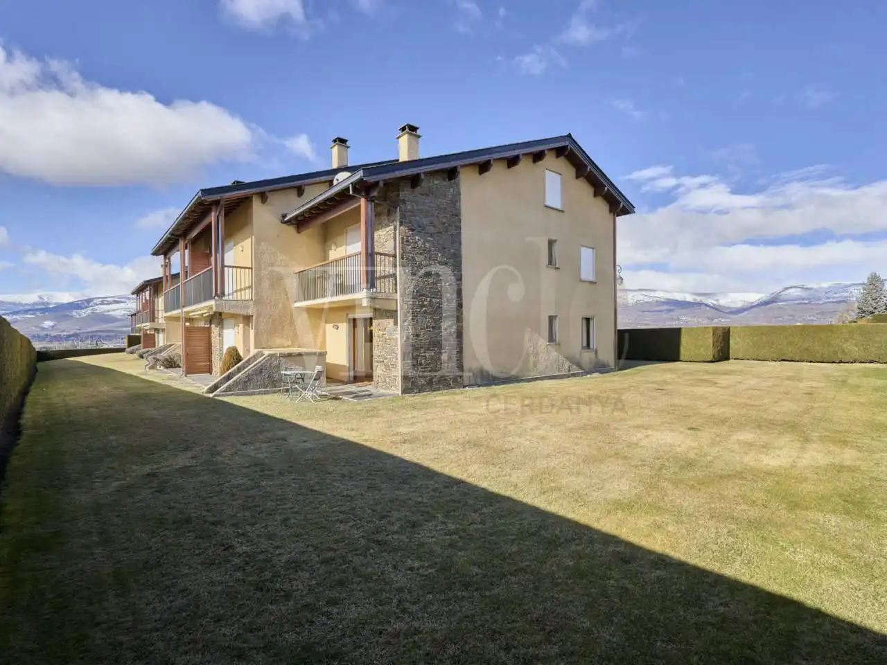Vista exterior de Piso en venta en Palau - de - Cerdagne con Calefacción, Parquet y Terraza