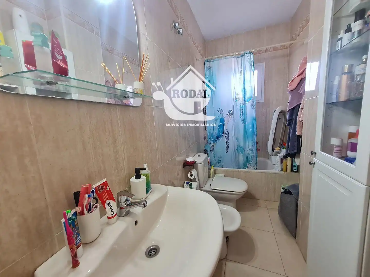 Badezimmer von Wohnung zum Verkauf in Huércal de Almería mit Klimaanlage, Heizung und Terrasse