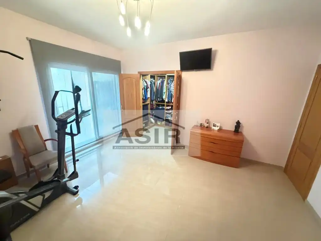 Houses for sale in Alzira  with Air Conditioner and Terrace