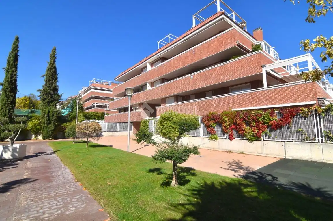 Vista exterior de Pis en venda en Boadilla del Monte