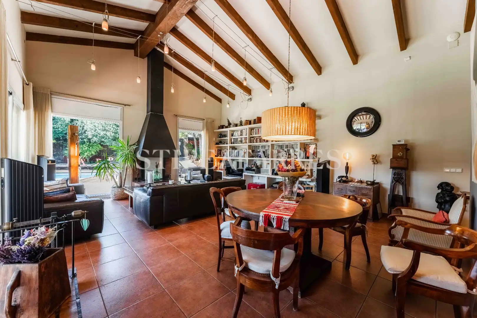 Sala d'estar de Casa o xalet en venda en Barcelona amb Aire condicionat, Calefacció i Jardí privat