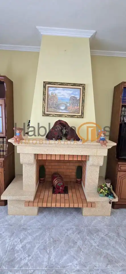 Sala d'estar de Casa o xalet en venda en Vilagarcía de Arousa amb Calefacció, Jardí privat i Terrassa