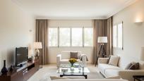 Sala d'estar de Casa o xalet en venda en Málaga Capital amb Aire condicionat, Calefacció i Jardí privat
