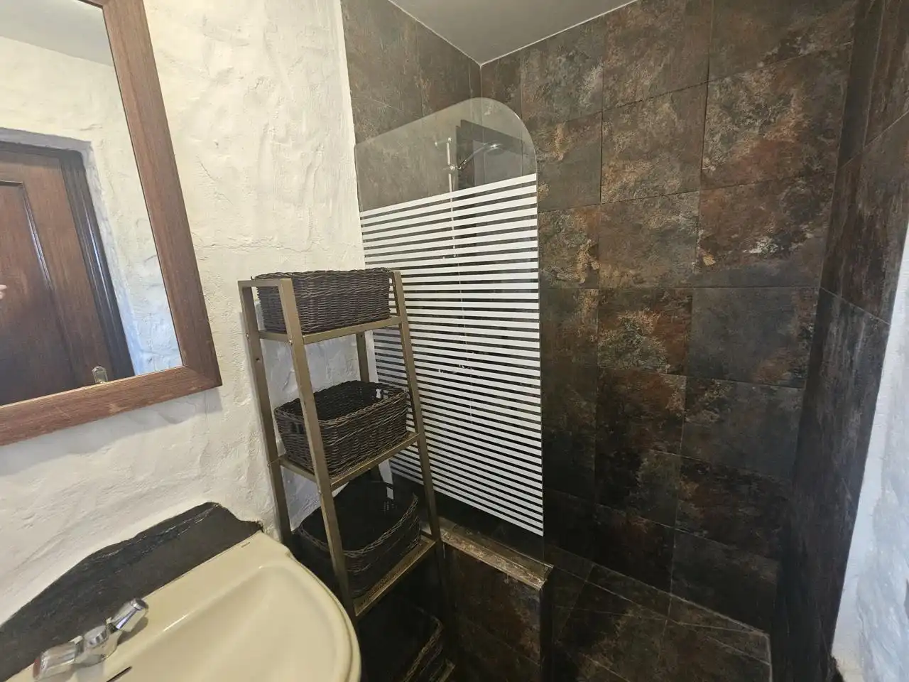 Ground floor for rent in Calle Volga, El Rocío - La Milagrosa