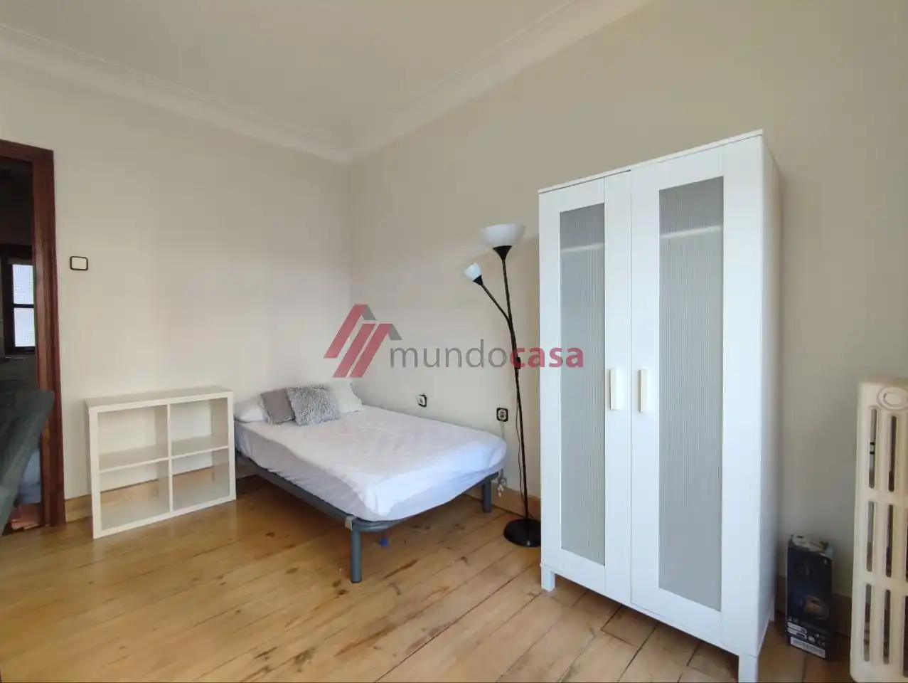 Habitación de Piso para compartir en Ferrol con Calefacción, Parquet y Amueblado