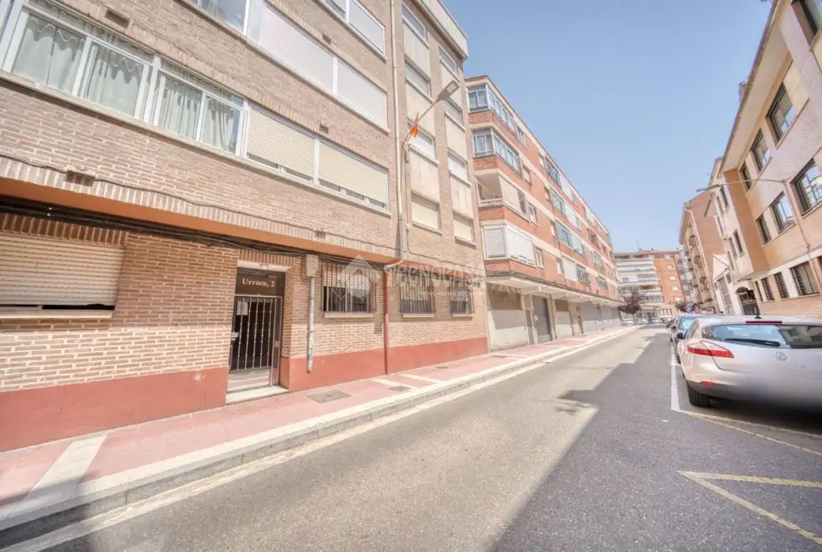 Vista exterior de Pis en venda en Valladolid amb Calefacció i Terrassa