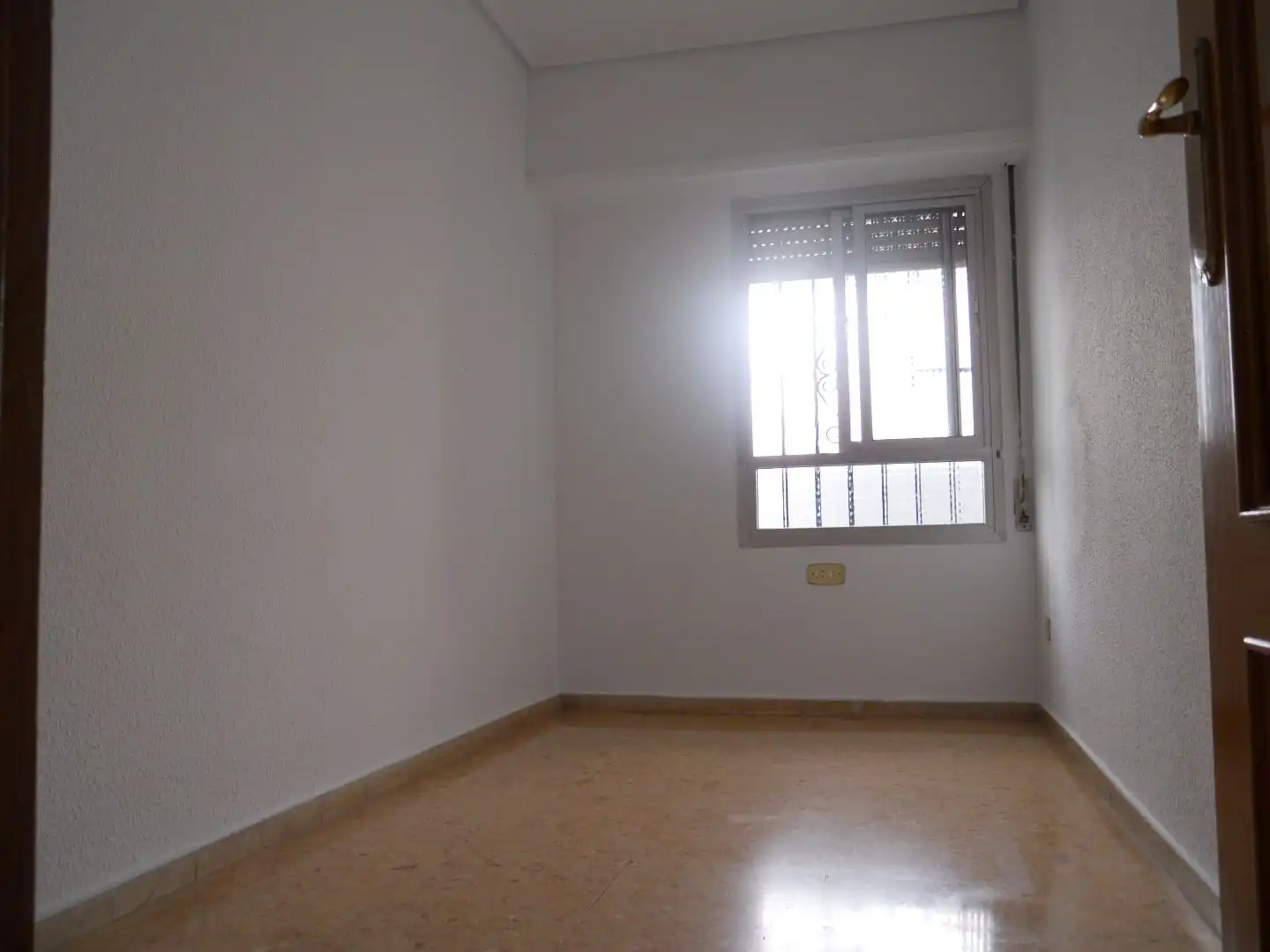 Schlafzimmer von Wohnung zum Verkauf in  Valencia Capital mit Klimaanlage und Balkon