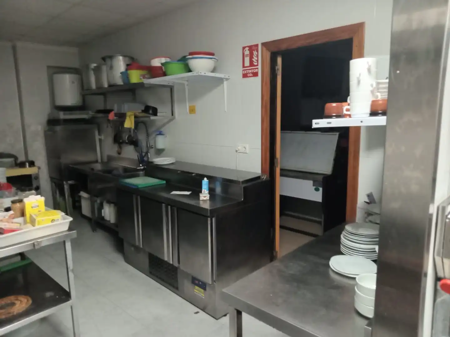 Cuina de Local en venda en San Pedro del Pinatar amb Aire condicionat, Calefacció i Moblat