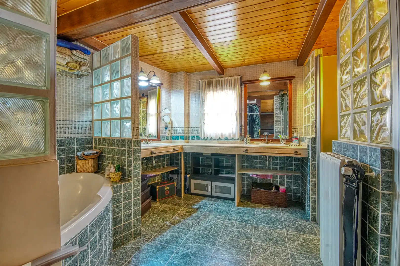 Baño de Casa o chalet en venta en Ávila con Calefacción, Terraza y Trastero