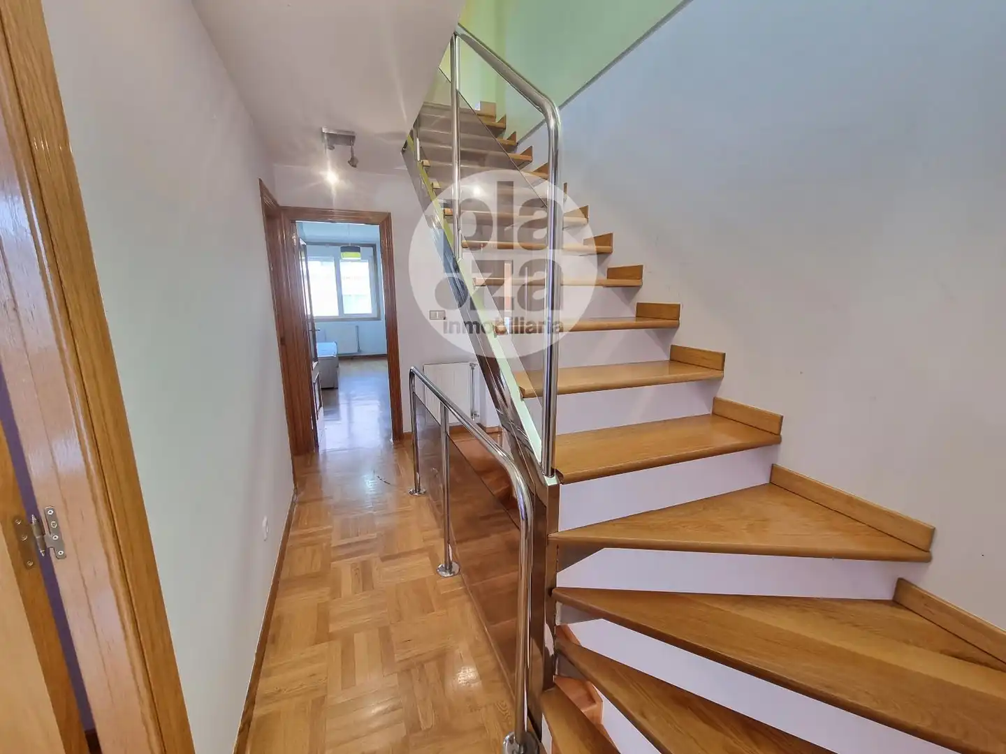 Casa adosada en venta en Burgos con Calefacción y Jardín privado