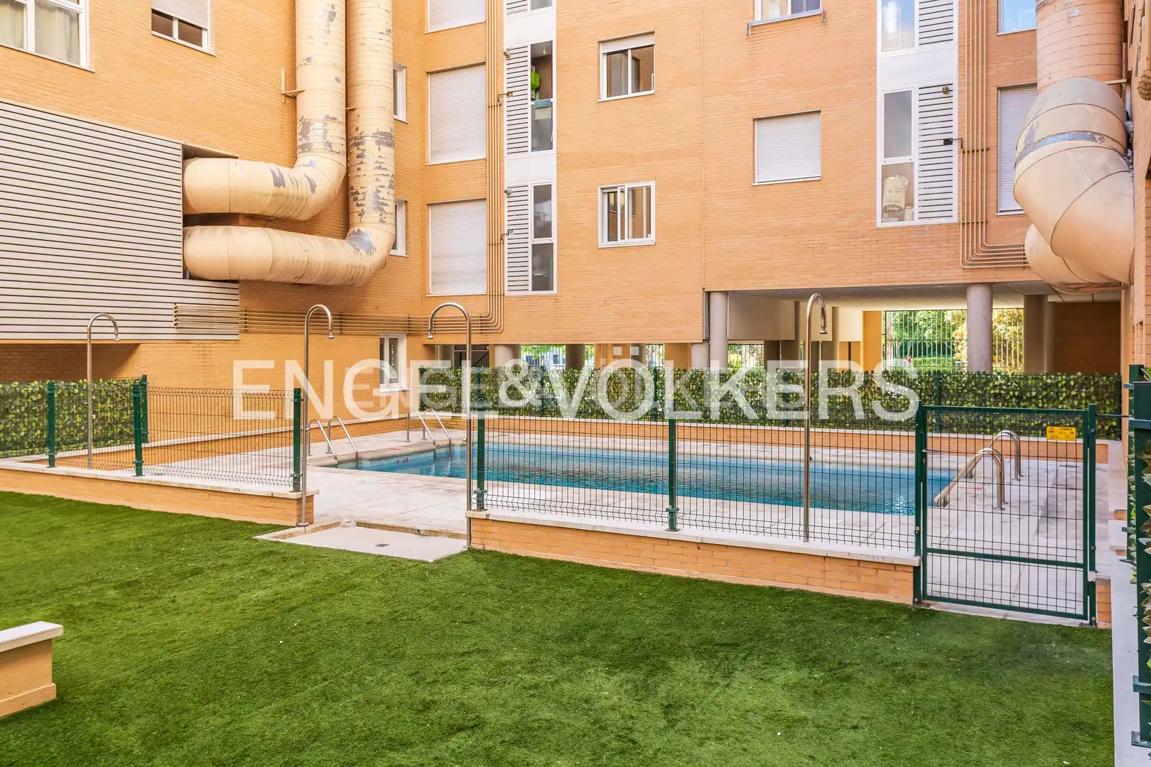 Swimming pool of Study for sale in Madrid  with Air Conditioner, Heating and Storage room