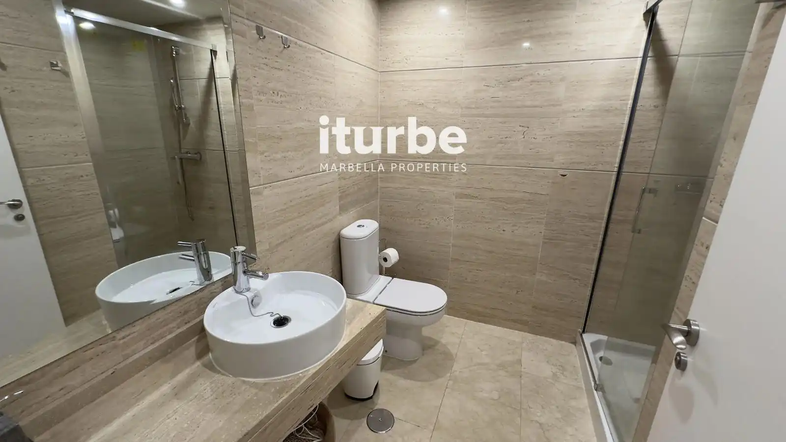 Bathroom of Flat for rent in Benahavís  with Air Conditioner, Terrace and Swimming Pool