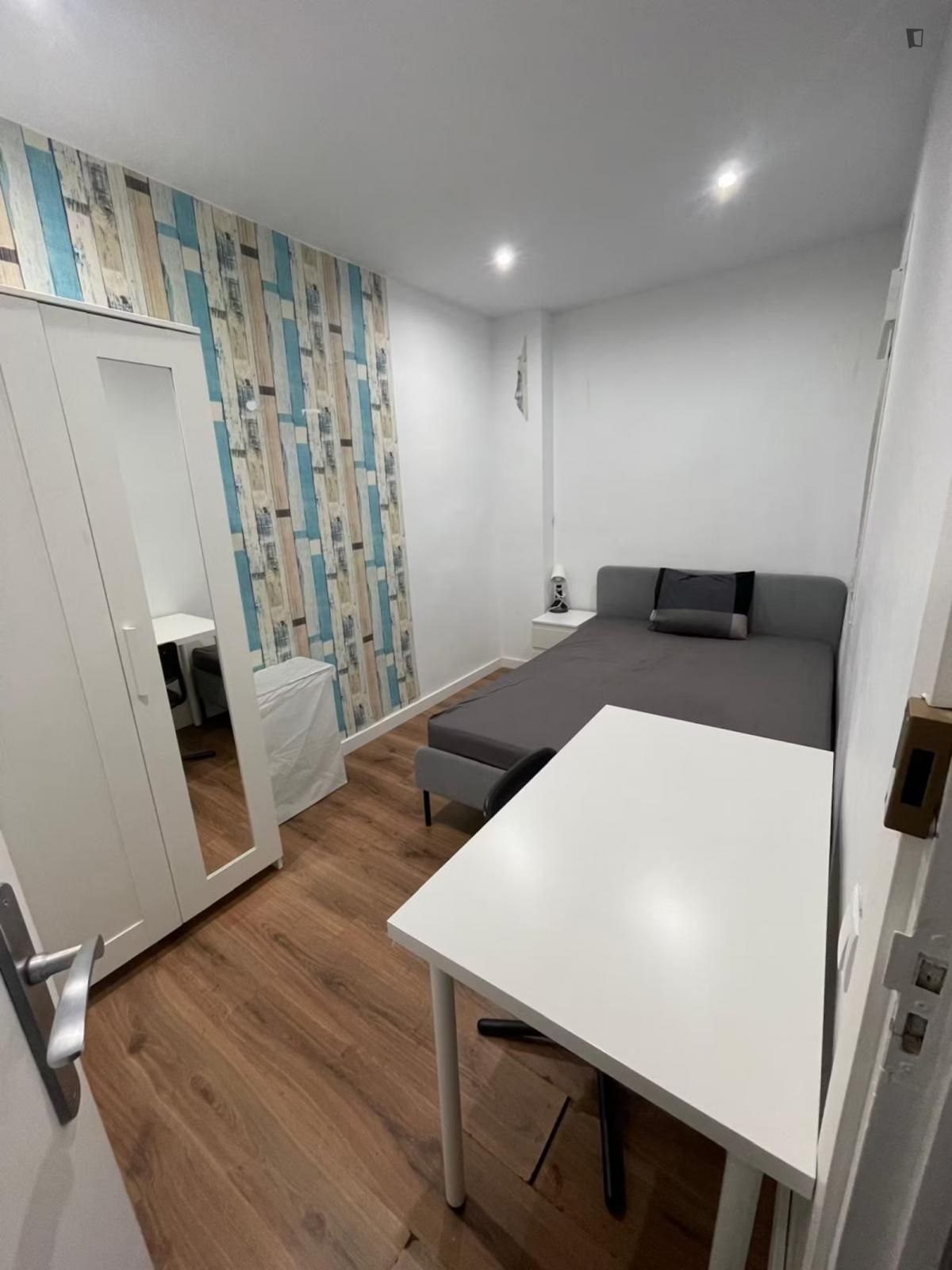 Bedroom of Apartment to share in Badalona  with Furnished, Oven and Washing machine