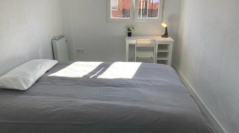 Photo 2 of Flat to share in Calle Encarnación Oviol, 43, Los Rosales, Madrid