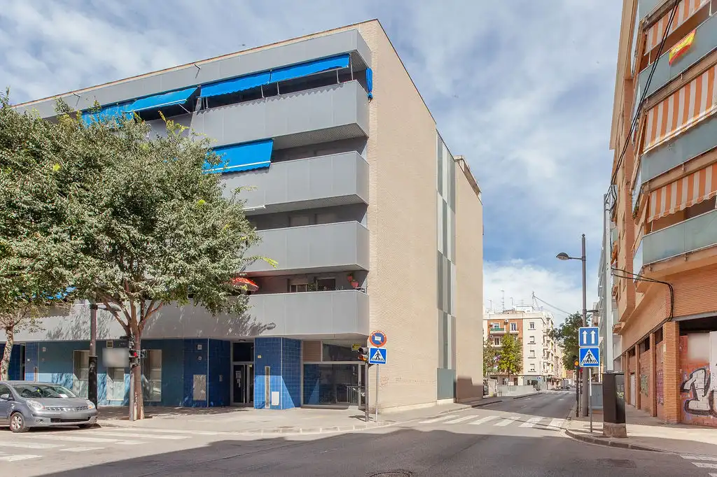 Piso con ascensor en venta en C/ Plus Ultra - Conjunto Res Grupo Simancas -, imagen 2