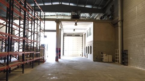 Foto 2 von Fabrikhallen zur Miete in Domeny, Girona Capital