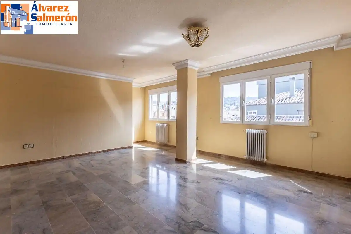 Living room of Flat for sale in Granada  with Heating and Terrace