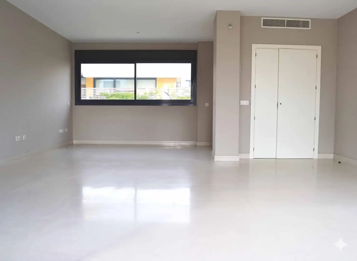 Living room of Detached homes for rent in La Moraleja  with Air Conditioner, Heating and Private garden