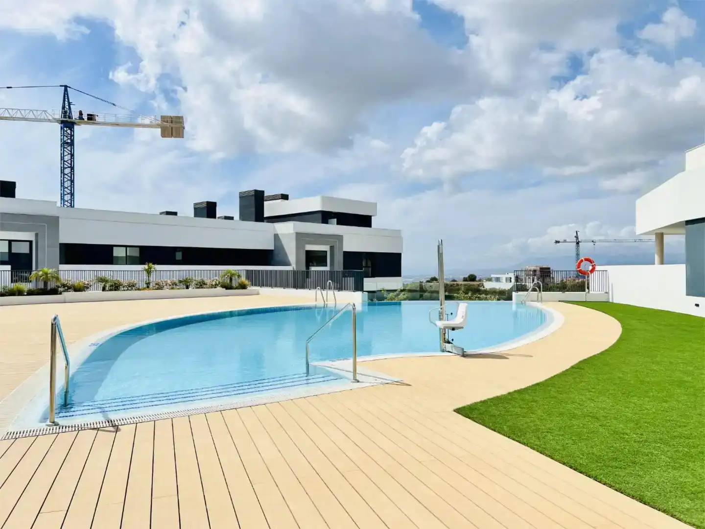 Piscina de Pis en venda en Marbella amb Aire condicionat i Piscina