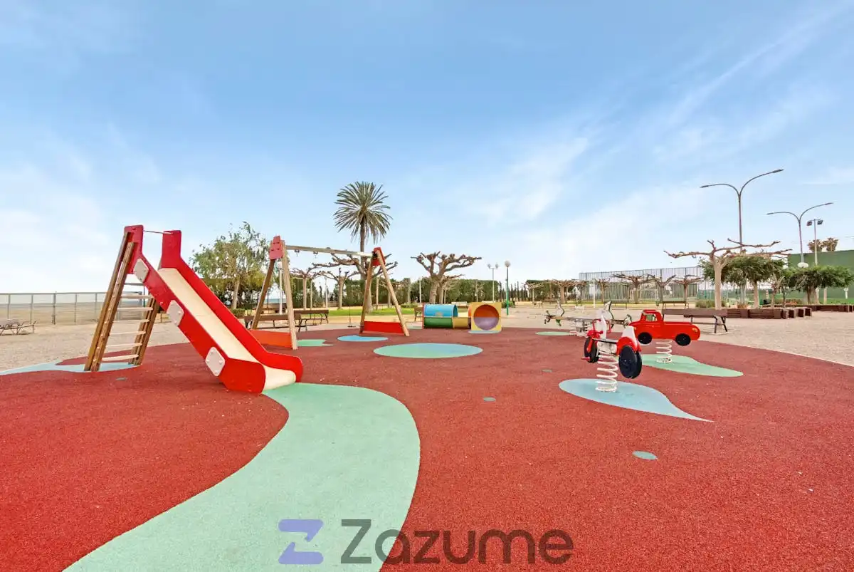 Außenansicht von Wohnung zur Miete in El Puig de Santa Maria mit Privatgarten, Terrasse und Schwimmbad