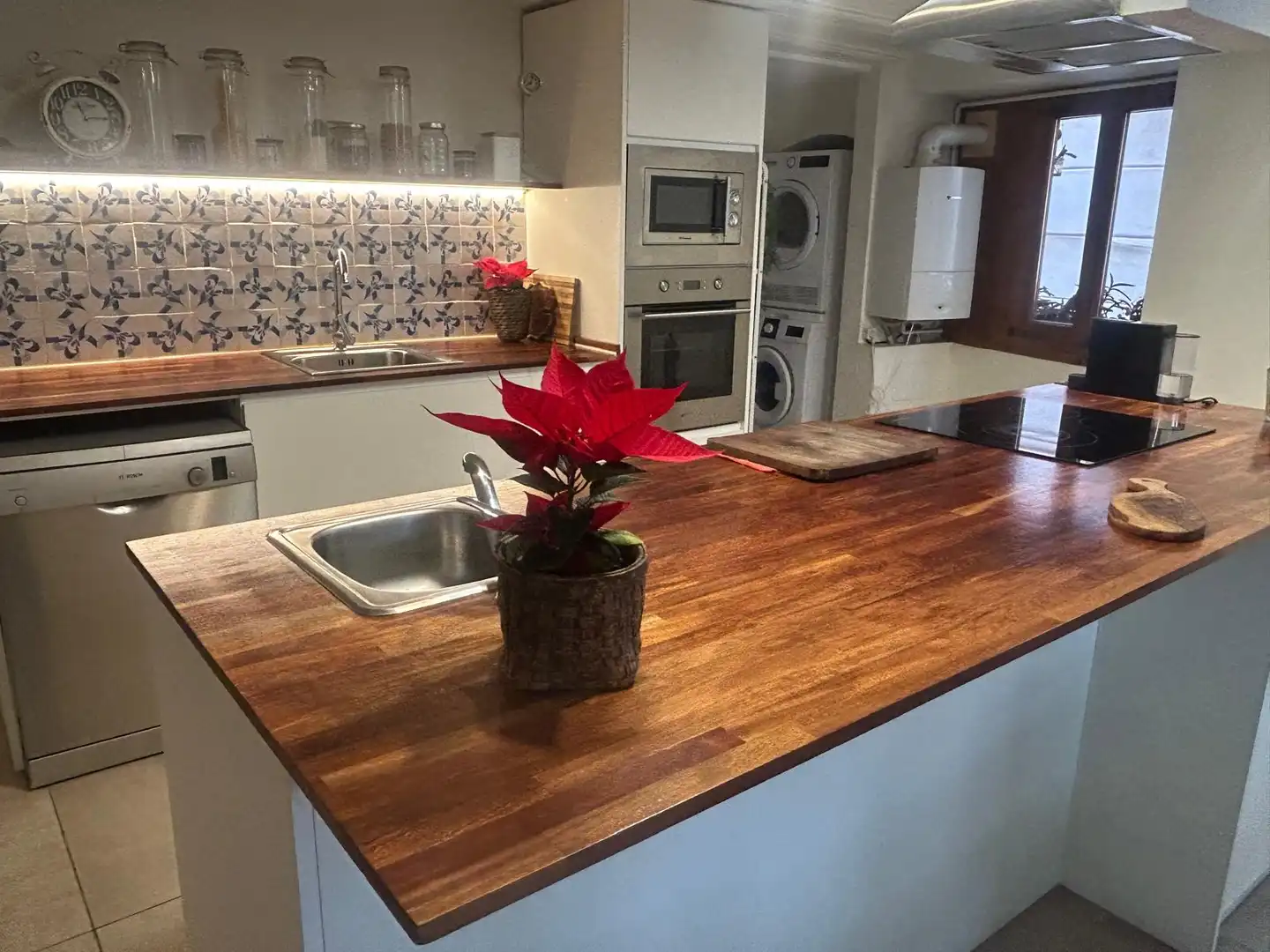 Cocina de Piso en venta en Vilanova i la Geltrú con Microondas y Balcón