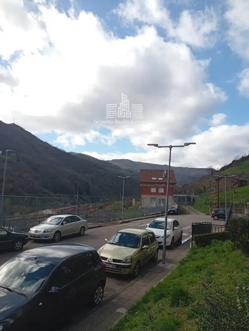 Vista exterior de Piso en venta en Aller con Terraza y Amueblado