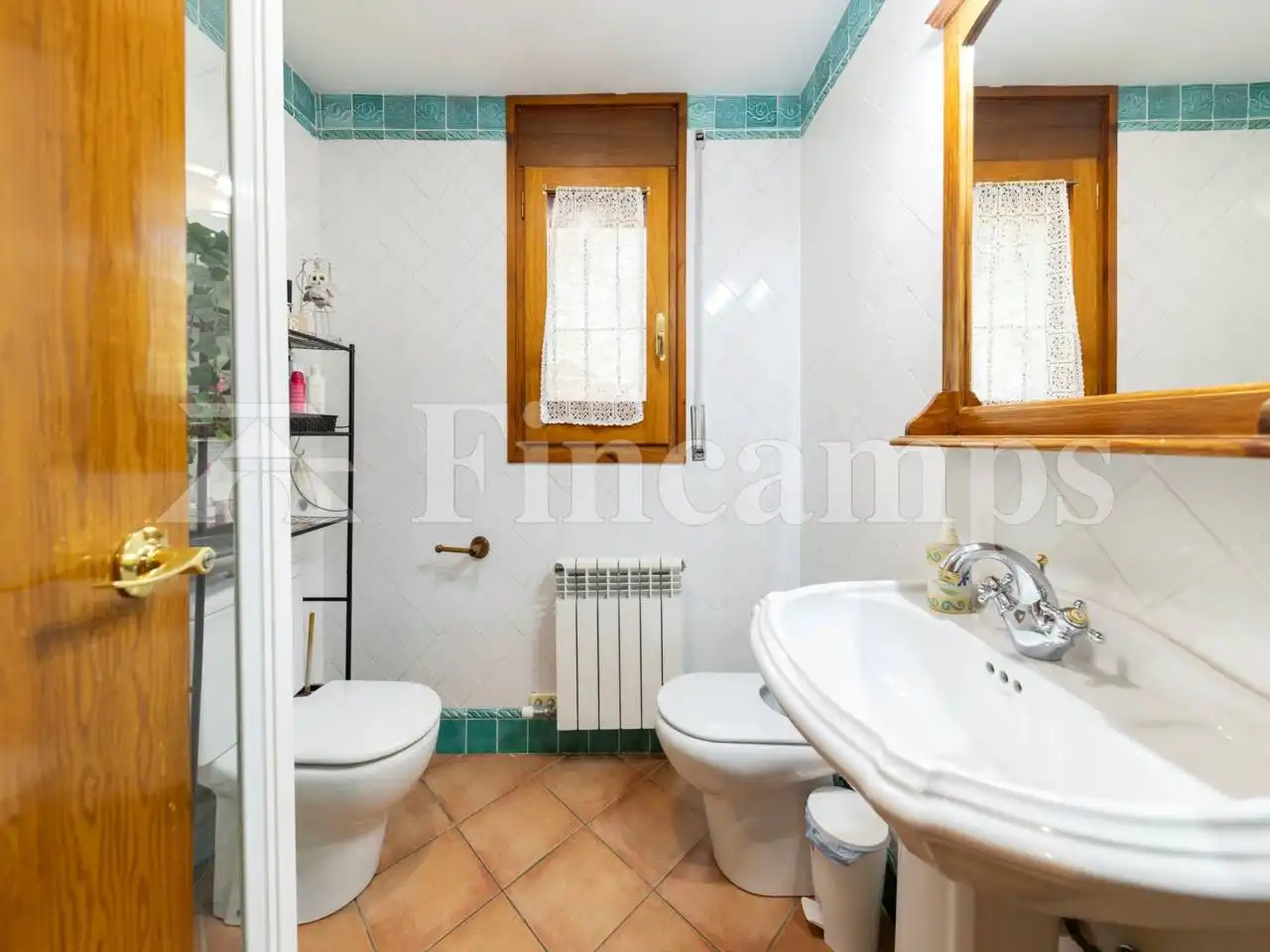 Badezimmer von Haus oder Chalet zum Verkauf in Cerdanyola del Vallès mit Klimaanlage, Heizung und Privatgarten