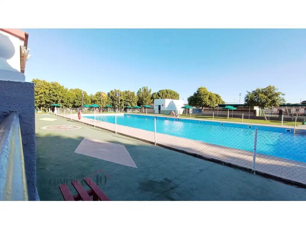 Piscina de Casa o xalet en venda en Badajoz