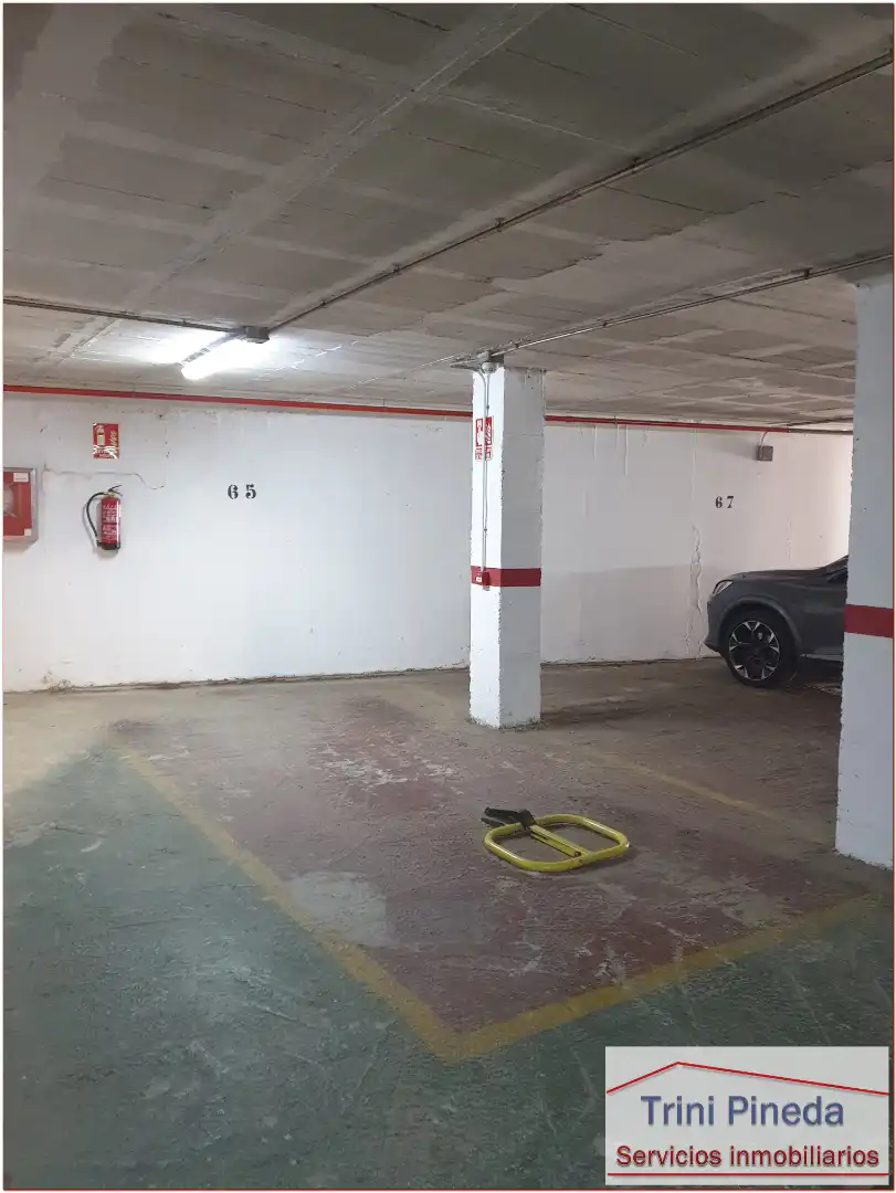 Parking de Oficina en venta en Sevilla con Aire acondicionado y Trastero