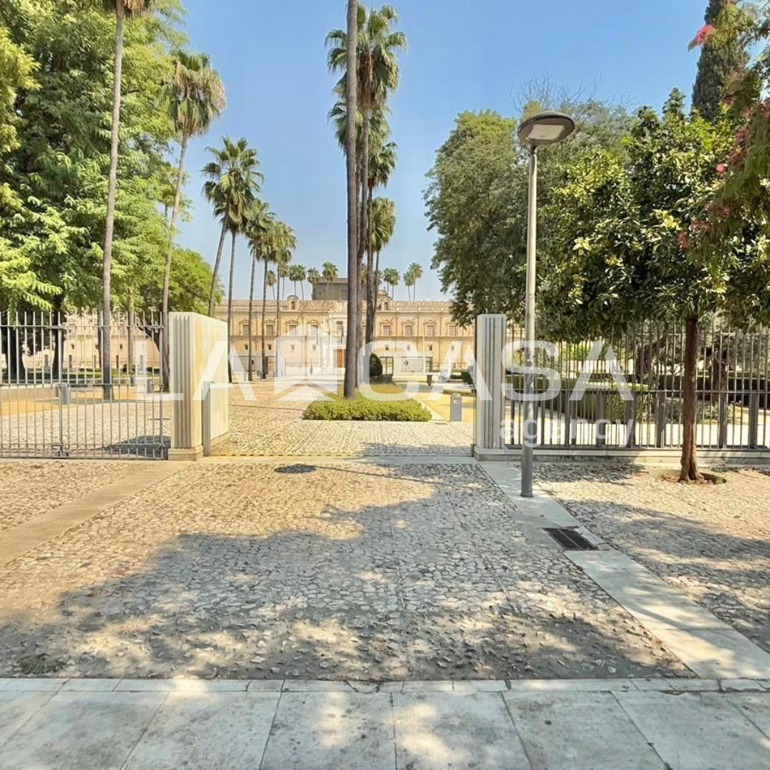 Vista exterior de Pis en venda en  Sevilla Capital