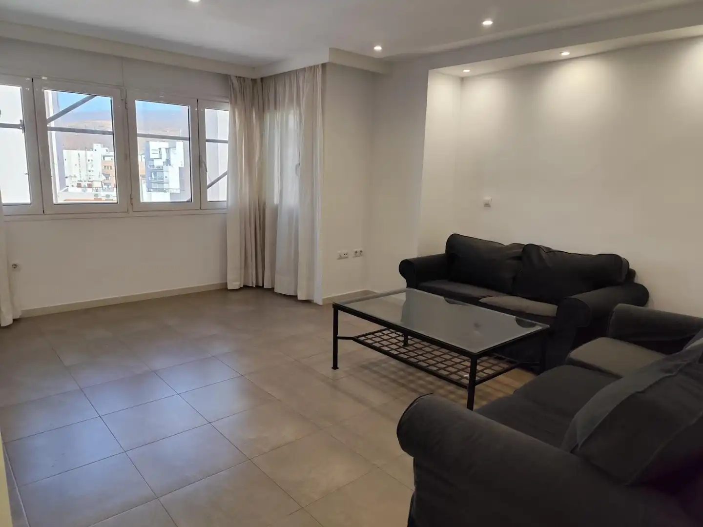 Wohnzimmer von Wohnung zur Miete in Almería mit Klimaanlage und Möbliert