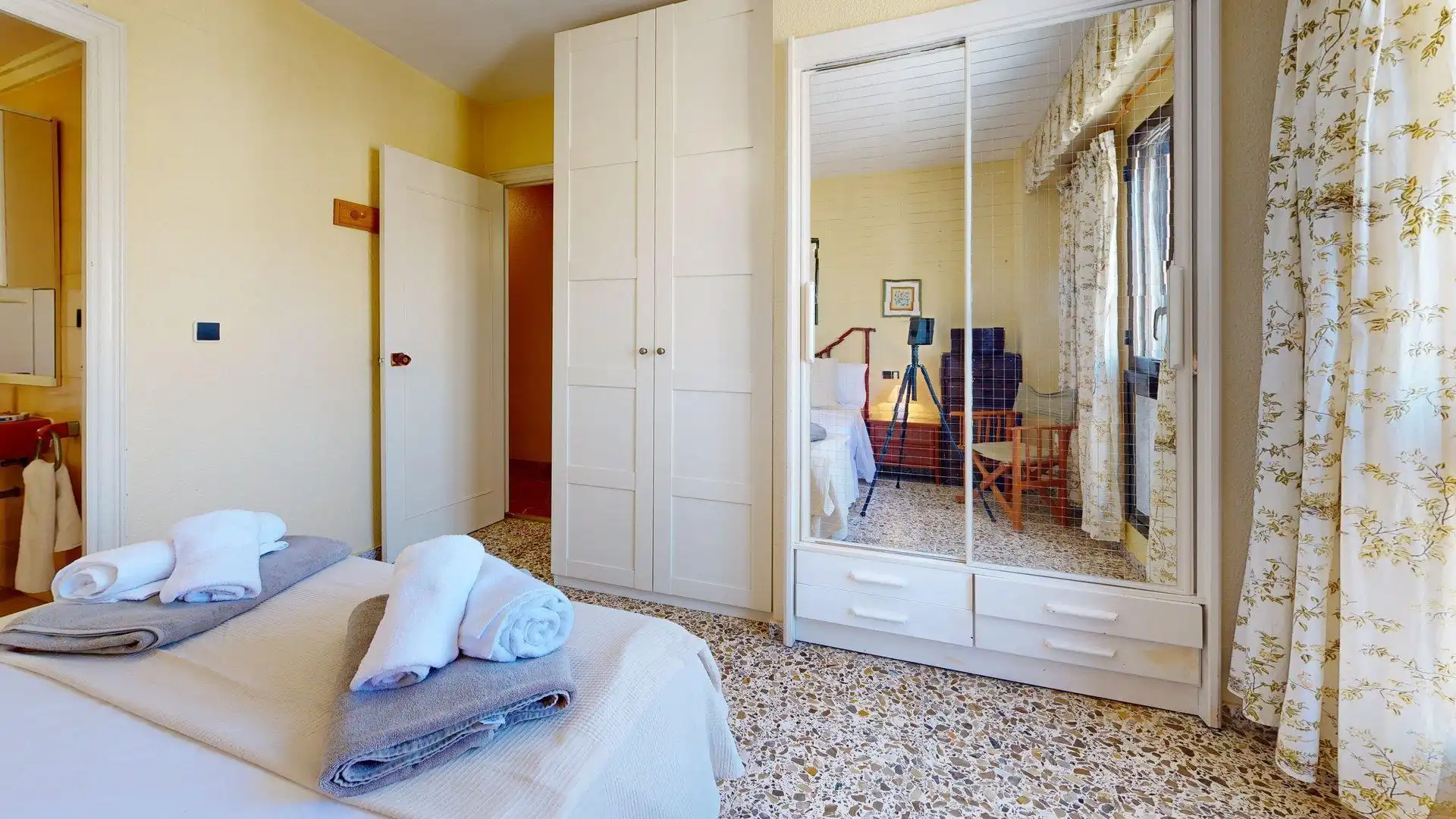 Dormitori de Apartament de lloguer en Elche / Elx amb Aire condicionat, Calefacció i Jardí privat