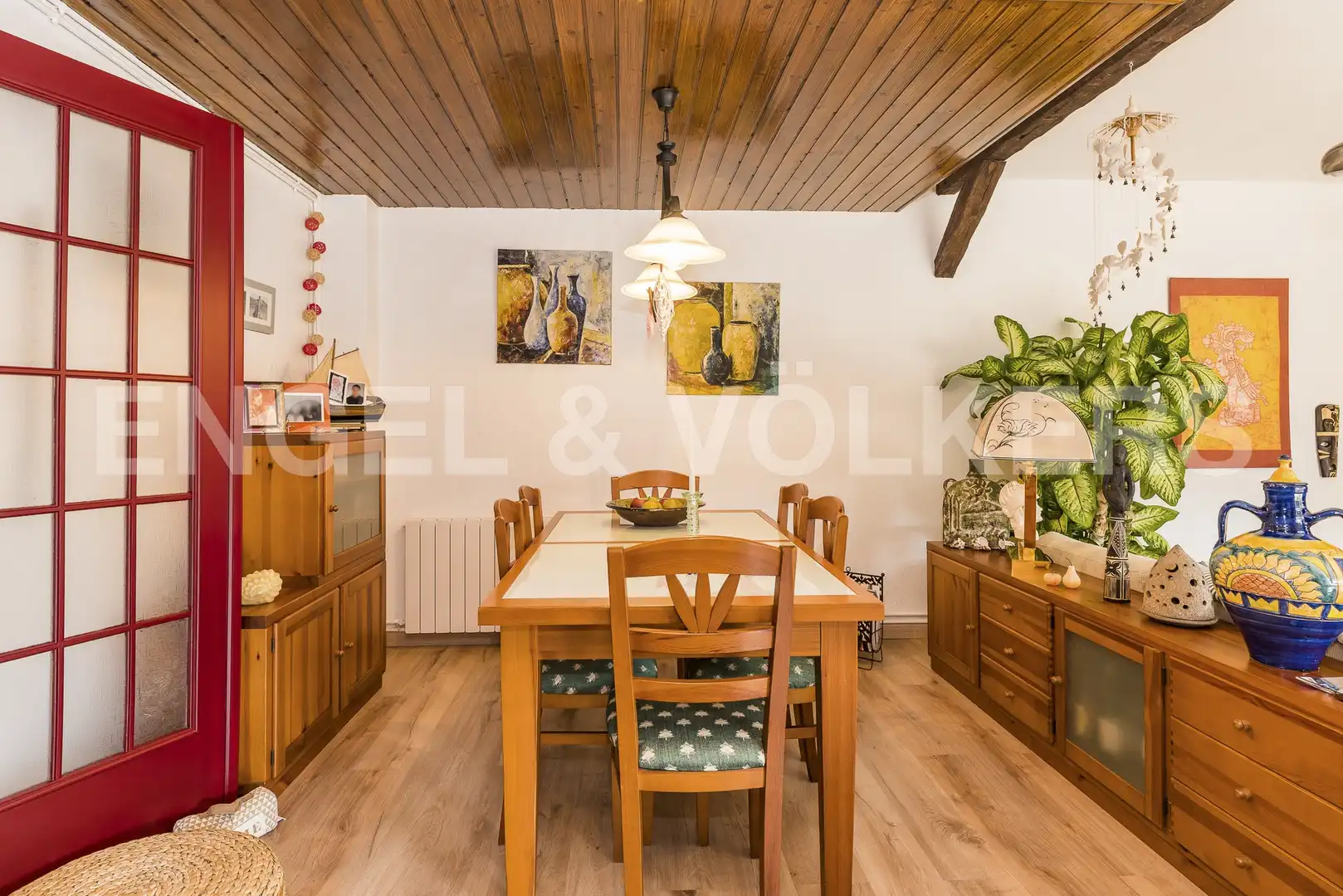 Menjador de Casa o xalet en venda en Pacs del Penedès amb Calefacció, Jardí privat i Parquet