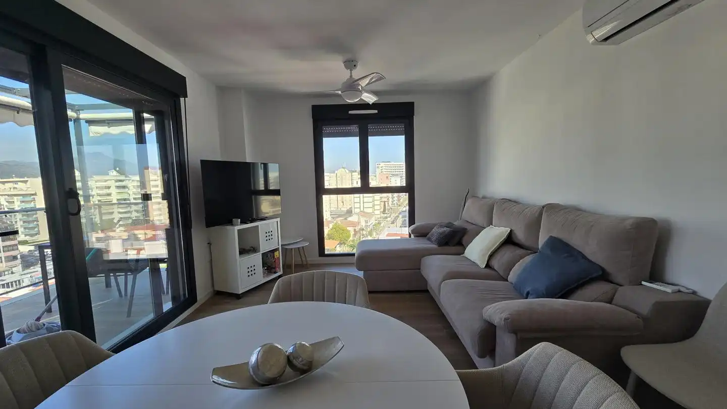 Sala de estar de Apartamento de alquiler en Gandia con Aire acondicionado, Calefacción y Piscina comunitaria